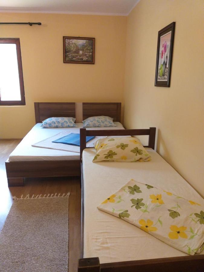 Apartment Davidovic Tivat Exteriör bild