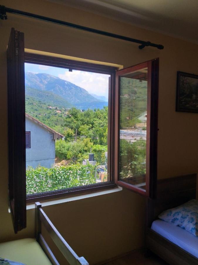 Apartment Davidovic Tivat Exteriör bild